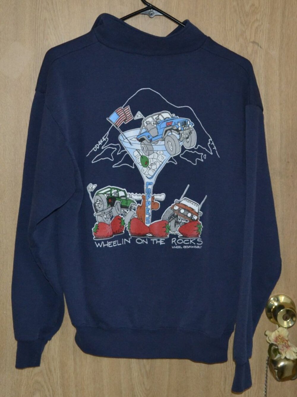 Jerzees Winter 2004 Convention Wheelin' On The Rocks Blue Pullover Sweater